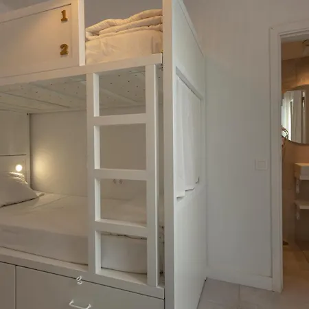 Sun Lovers Hostel Αλμπουφέιρα
